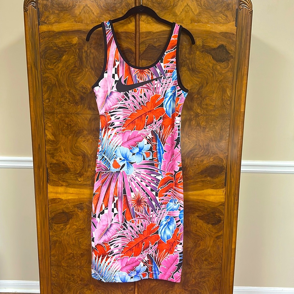 Nike Sportswear NSW Hyper Femme Dress in Laser Fuchsia/Black Size L